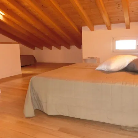 Comfy With Shared Pool Apartment *
