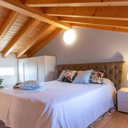 Comfy With Shared Pool Apartament